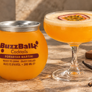 Passionfruit Martini cocktail fra buzzballz Passionfruit Martini cocktail fra buzzballz